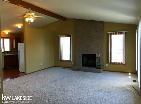 21637 Clifford, Macomb, MI 48044 photo 3
