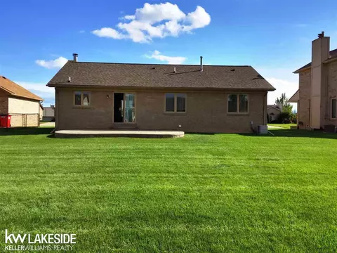 21637 Clifford, Macomb, MI 48044 photo 28