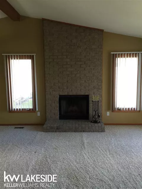 21637 Clifford, Macomb, MI 48044 photo 5