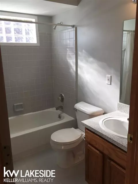 21637 Clifford, Macomb, MI 48044 photo 17