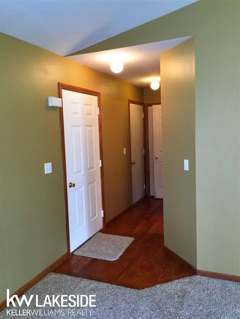 21637 Clifford, Macomb, MI 48044 photo 12