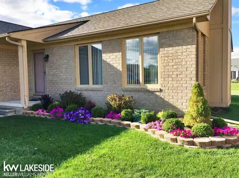 21637 Clifford, Macomb, MI 48044 photo 2