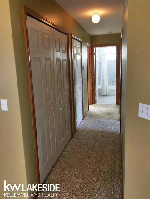 21637 Clifford, Macomb, MI 48044 photo 11