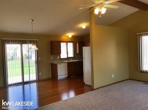 21637 Clifford, Macomb, MI 48044 photo 7