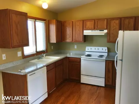 21637 Clifford, Macomb, MI 48044 photo 10