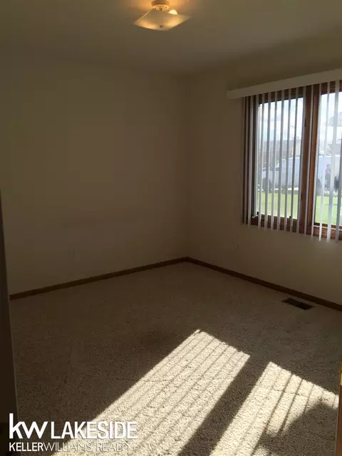 21637 Clifford, Macomb, MI 48044 photo 15