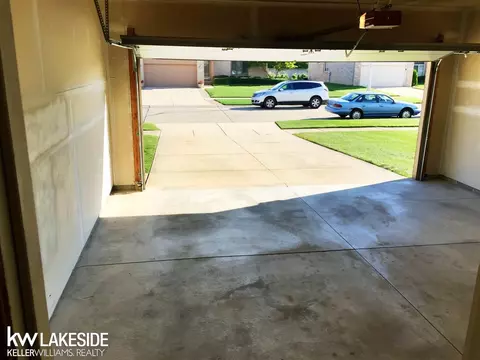21637 Clifford, Macomb, MI 48044 photo 31