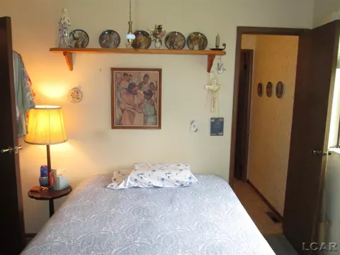 1240 Vine, Adrian, MI 49221 photo 9