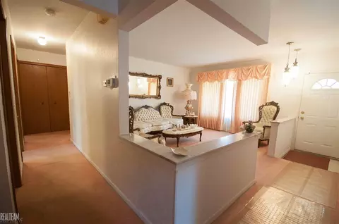 11076 E 10 Mile, Warren, MI 48089 photo 7
