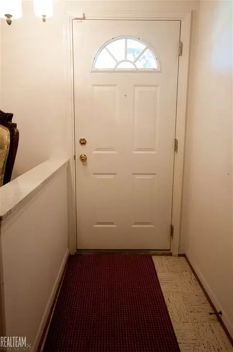 11076 E 10 Mile, Warren, MI 48089 photo 3