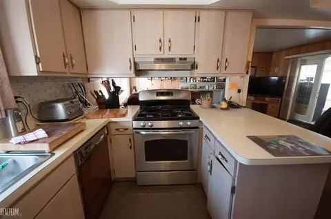 11076 E 10 Mile, Warren, MI 48089 photo 10