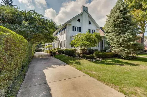617 Washington, Grosse Pointe, MI 48230 photo 2