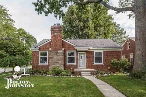 2040 Allard, Grosse Pointe Woods, MI 48236 photo 40