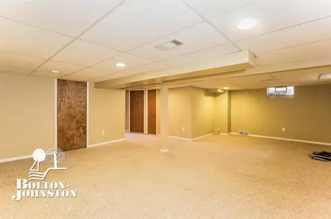 2040 Allard, Grosse Pointe Woods, MI 48236 photo 21