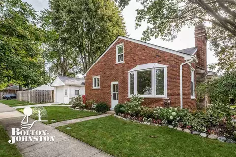2040 Allard, Grosse Pointe Woods, MI 48236 photo 33