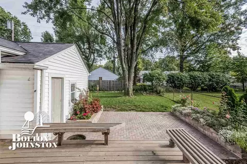 2040 Allard, Grosse Pointe Woods, MI 48236 photo 25