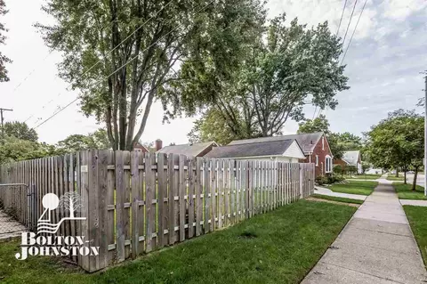 2040 Allard, Grosse Pointe Woods, MI 48236 photo 36