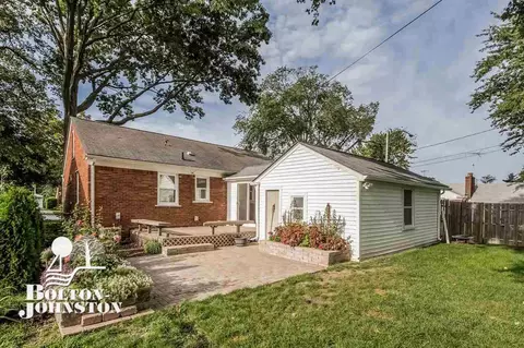 2040 Allard, Grosse Pointe Woods, MI 48236 photo 31