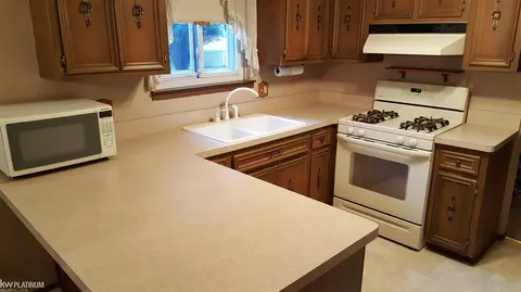 3951 Forge, Troy, MI 48083 photo 9