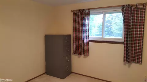 3951 Forge, Troy, MI 48083 photo 17