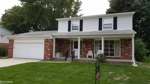 3951 Forge, Troy, MI 48083 photo 2