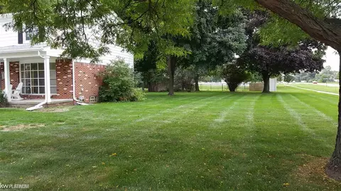 3951 Forge, Troy, MI 48083 photo 4