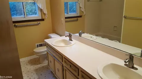 3951 Forge, Troy, MI 48083 photo 13
