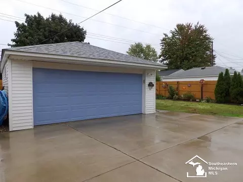 18201 Marsha, Riverview, MI 48193 photo 4
