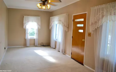 16454 10 Mile, Eastpointe, MI 48021 photo 2