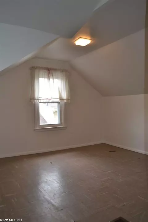 16454 10 Mile, Eastpointe, MI 48021 photo 9