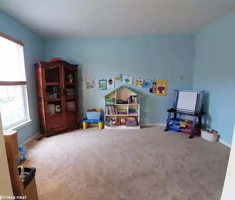 46514 Chalmers, Macomb, MI 48044 photo 4