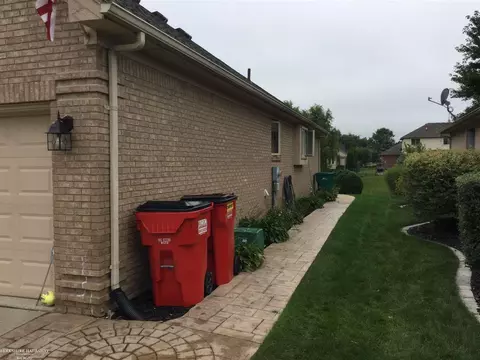 50317 Murray, Macomb, MI 48044 photo 4