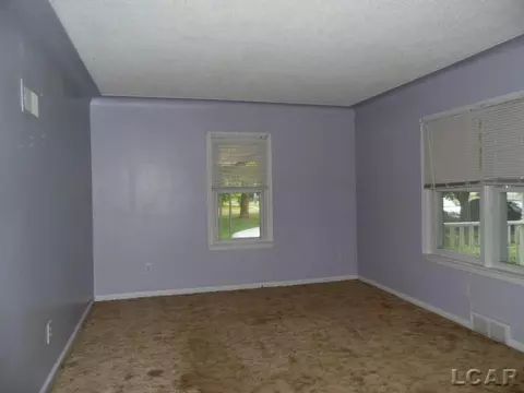 877 Addison, Adrian, MI 49221 photo 7