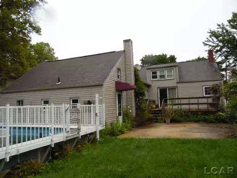 877 Addison, Adrian, MI 49221 photo 4