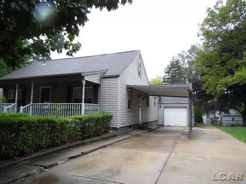 877 Addison, Adrian, MI 49221 photo 3