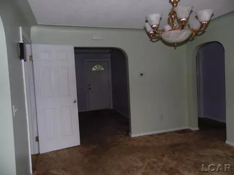 877 Addison, Adrian, MI 49221 photo 6