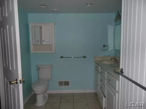 877 Addison, Adrian, MI 49221 photo 12