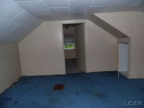 877 Addison, Adrian, MI 49221 photo 18