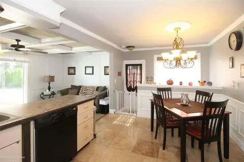 32742 Stricker, Warren, MI 48088 photo 2