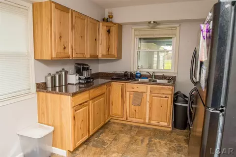 417 Riverside, Adrian, MI 49221 photo 10