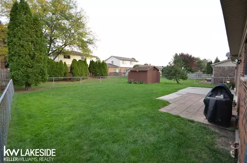 46424 Meadow, Macomb, MI 48044 photo 4