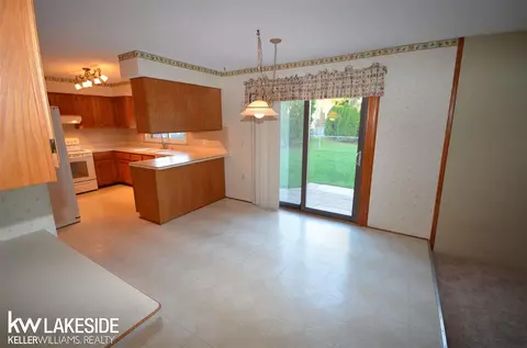 46424 Meadow, Macomb, MI 48044 photo 7