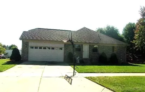 33837 Pineview, Fraser, MI 48026 photo 2