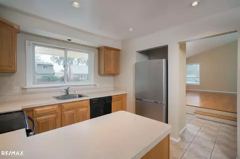 1220 Key W, Clawson, MI 48017 photo 8