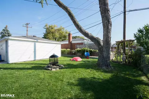 32036 Bunert, Warren, MI 48088 photo 22