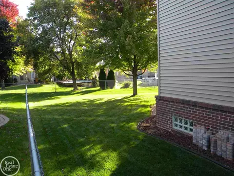 18966 Plantation, Macomb, MI 48044 photo 59