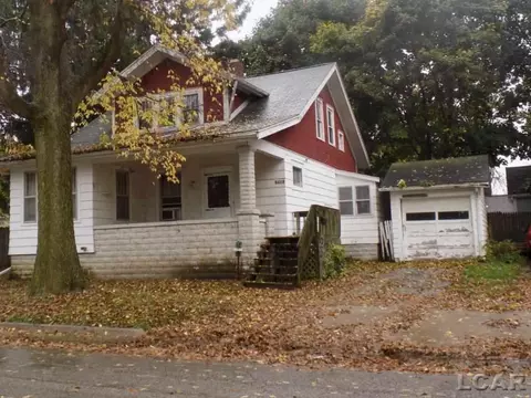712 E Butler, Adrian, MI 49221 photo 1