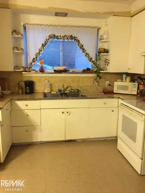 6040 Pointe Tremble, Algonac, MI 48001 photo 4
