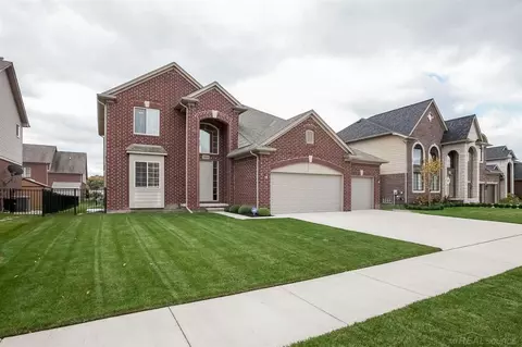 20820 Stalybridge, Macomb, MI 48044 photo 3