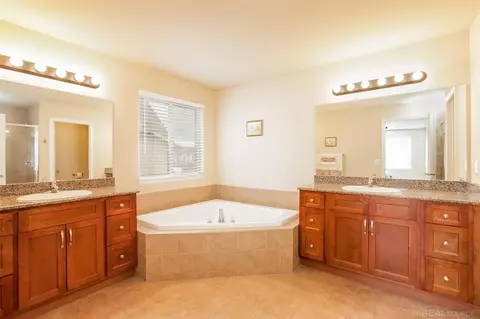 20820 Stalybridge, Macomb, MI 48044 photo 24